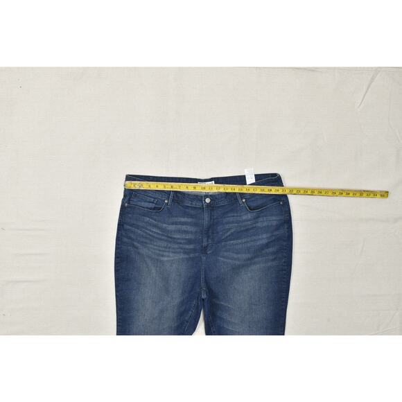 Signature by Levi Strauss & Co. Women's Blue Shaping Skinny Jeans Plus Size 24 - Picture 3 of 8